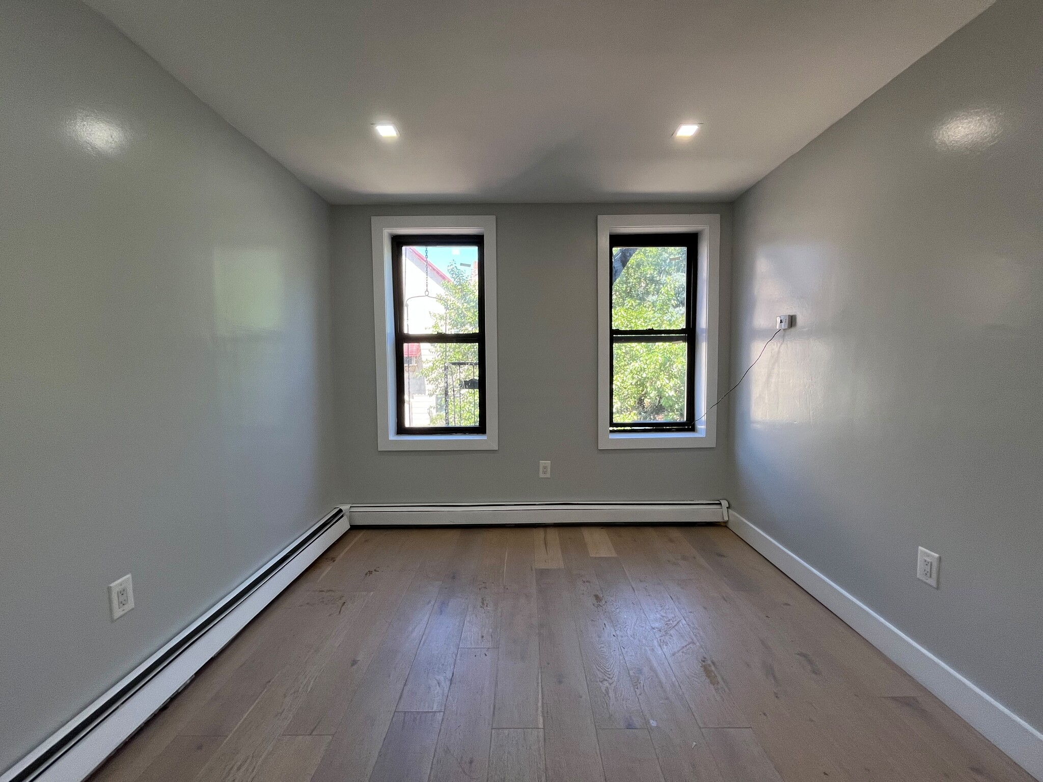 Building Photo - 326 Avenue E