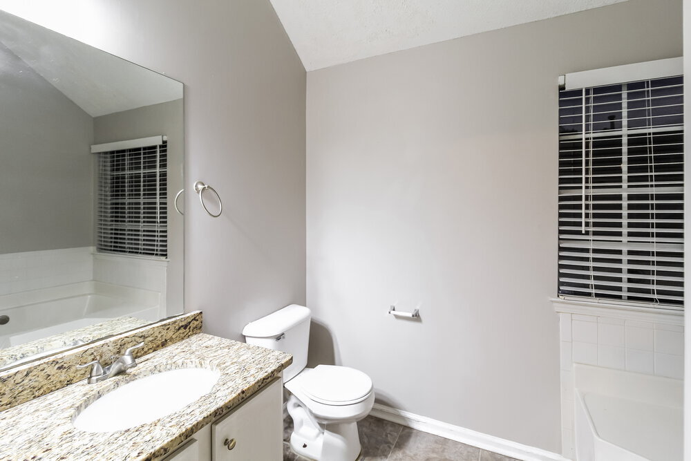 Building Photo - 6090 Crooked Creek Dr.