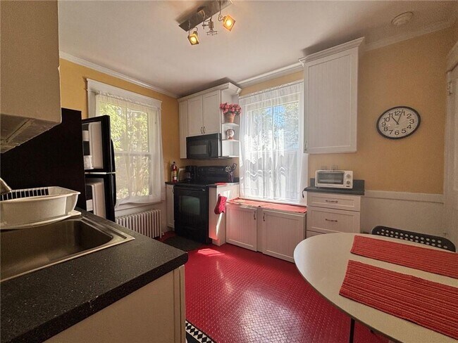 Building Photo - 9 Whitfield Pl