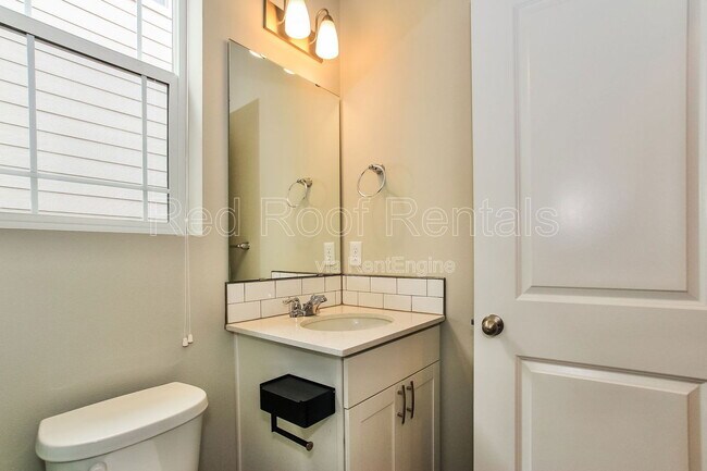 Building Photo - 1526 27th St NW