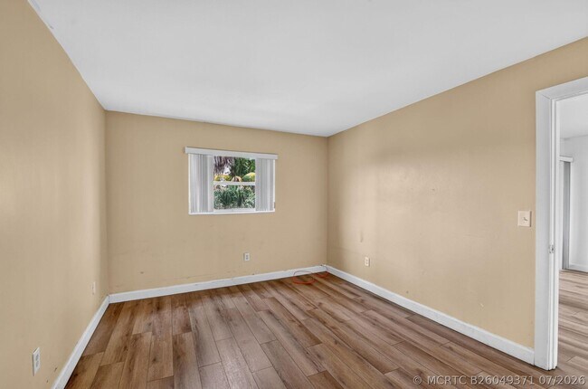 Building Photo - 1505 Crescent Cir