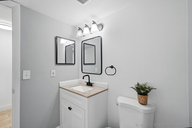 Building Photo - 5799 Golden Eagle Cir