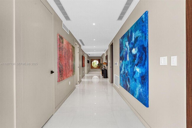 Building Photo - 300 Biscayne Blvd Way