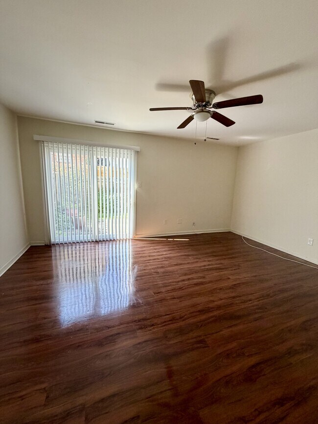 Building Photo - 305 W Cadbury Dr