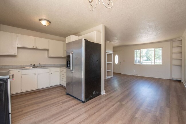 Building Photo - Country Living at its Best in Gilcrest