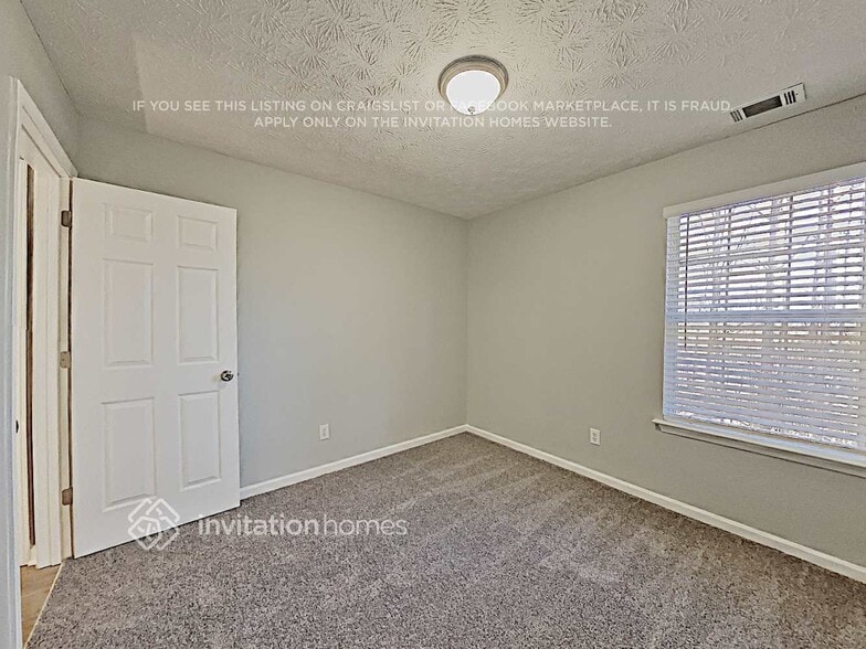 Building Photo - 5022 Wesleyan Dr