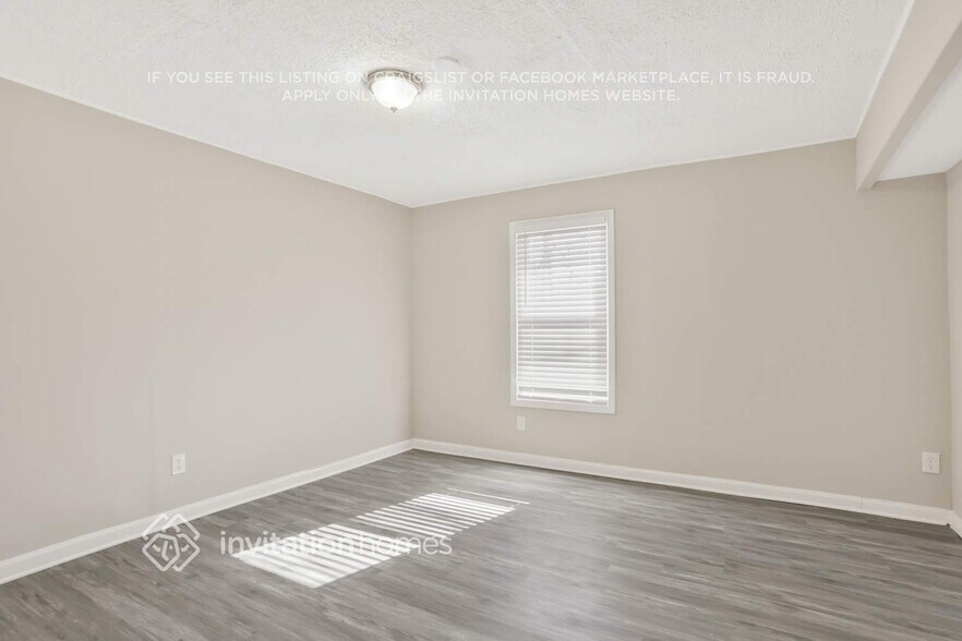 Building Photo - 725 Pepperwood Ln