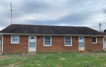 Building Photo - 2 Bed / 1 Bath
