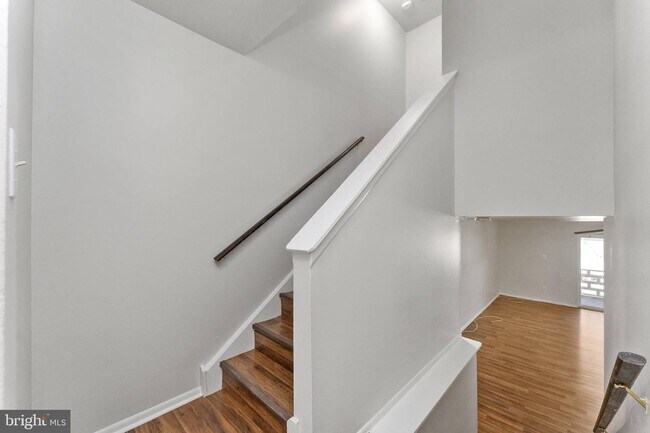 Building Photo - 222 Stony Way