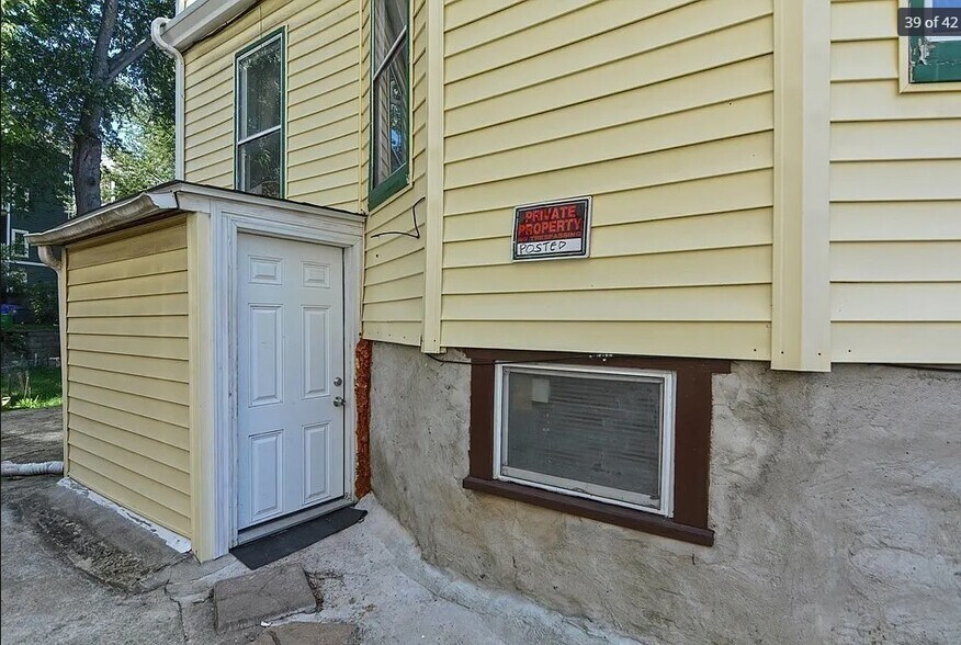 Building Photo - 45 Mozart St
