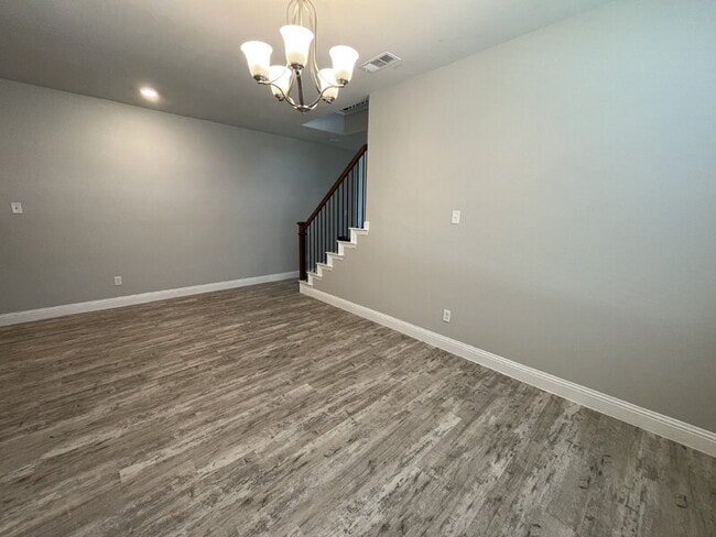 Building Photo - 281 Giddings Trl