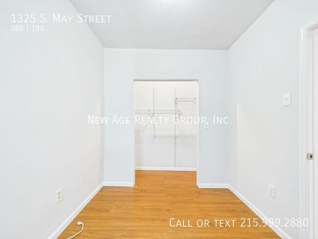 Building Photo - 1325 S May St