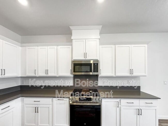 Building Photo - 4212 W Cirrus Ln
