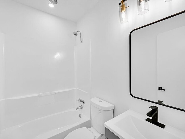 Building Photo - 1253 Dunwoody Ln NE