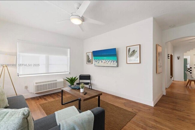 Building Photo - 7721 Harding Ave