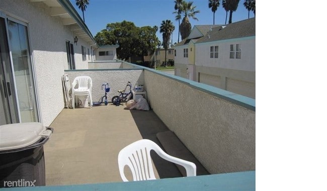Building Photo - 520 W Channel Islands Blvd