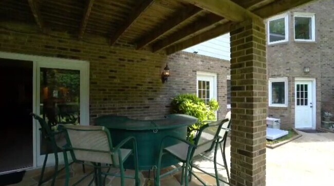 Building Photo - 3291 Garmon Dr