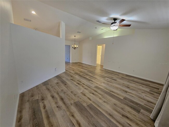 Building Photo - 1088 Panda Rd