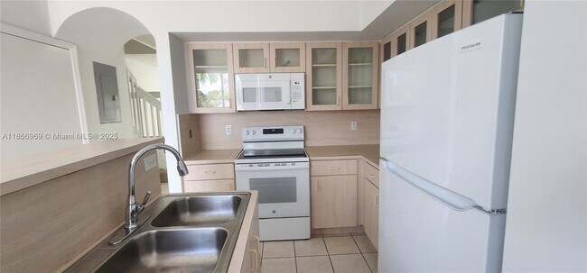 Building Photo - 8545 SW 152nd Ave