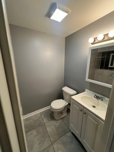 Bathroom 2 - 932 Waller N Ave