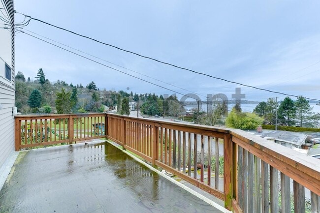 Building Photo - 10123 Cornell Ave S