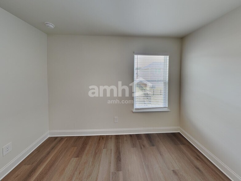 Building Photo - 3622 Creek View Cir