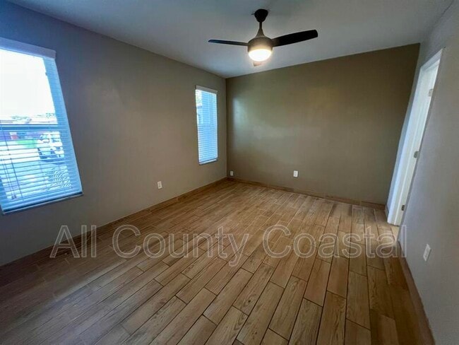 Building Photo - 8640 Wilshire Dr