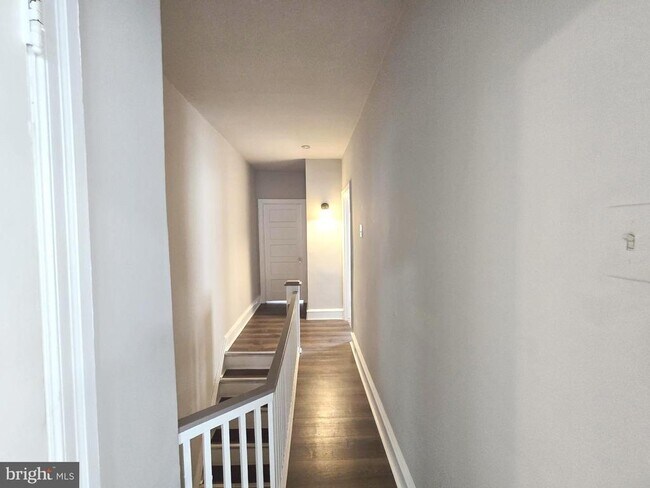 Building Photo - 925 S 59th St
