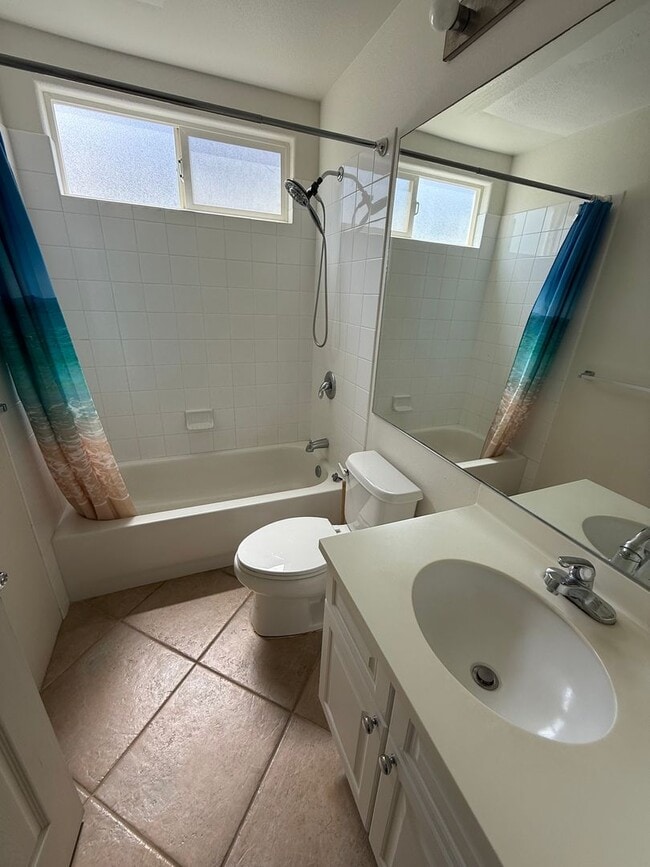 Building Photo - 4 Bedroom / 3 Bath House in The Islands Ga...