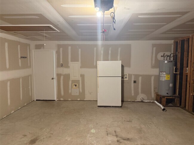 Building Photo - 10890 Royal Adrian Dr
