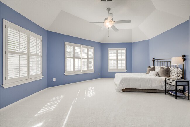 Building Photo - 5534 Honor Dr