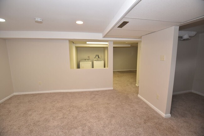 Building Photo - Near Notre Dame  2 Story 3 bedroom with 2 car garage