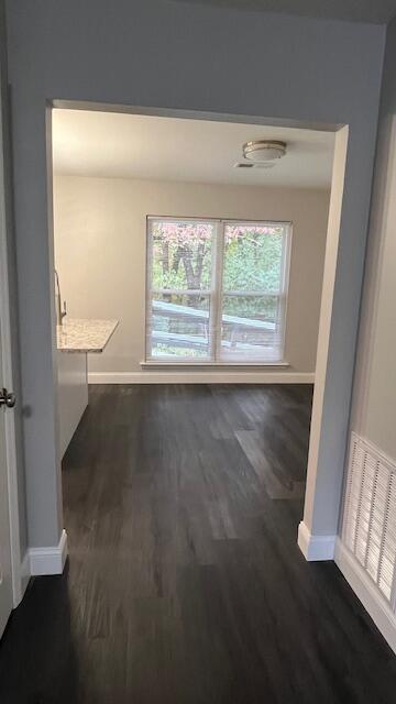 Building Photo - 6275 Teletha Ln