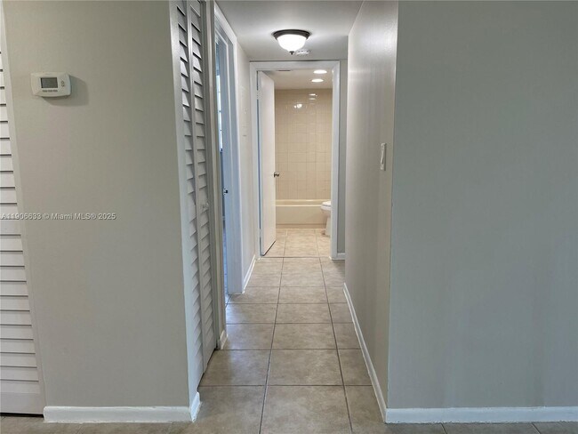 Building Photo - 10815 SW 112th Ave