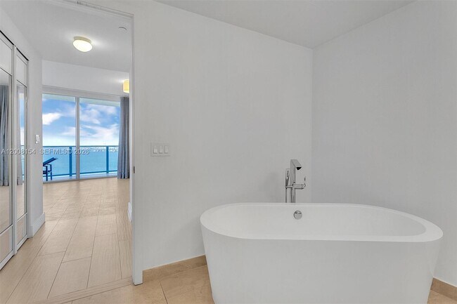 Building Photo - 488 NE 18th St