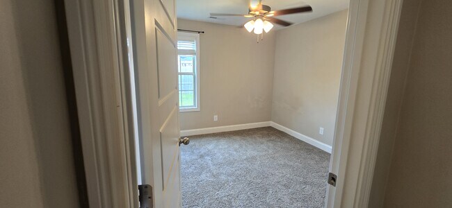 Building Photo - 1001 Whitney Dr