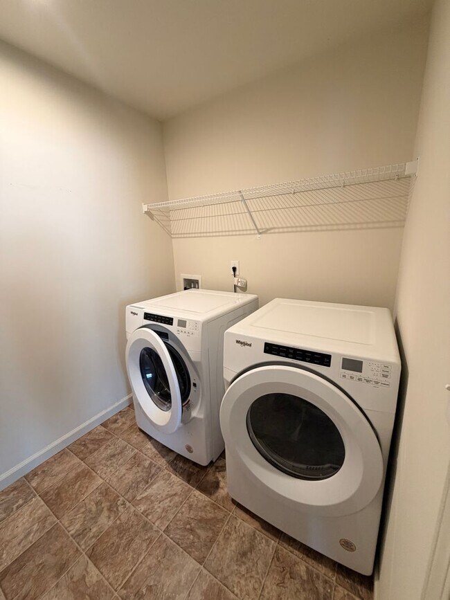 Building Photo - 15545 Westmoor Ave