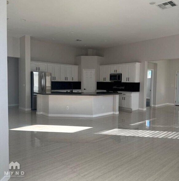 Building Photo - 6712 Donna St