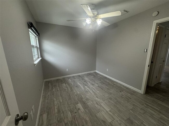 Building Photo - 5814 Shreveport Dr