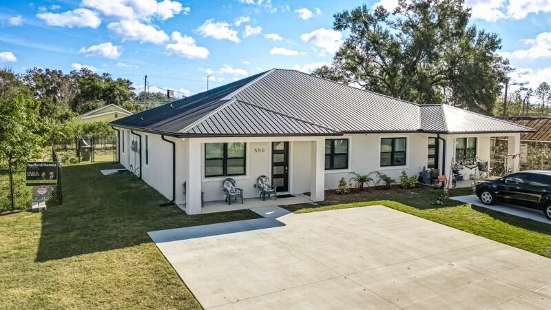 Building Photo - 550 Battle Ave