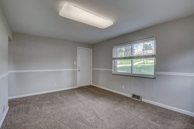 Building Photo - 5739 Cheviot Rd