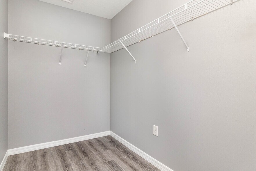 Building Photo - 4037 Meander Plz