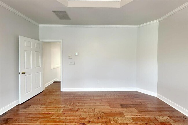 Building Photo - 3008 Montclair Cir SE