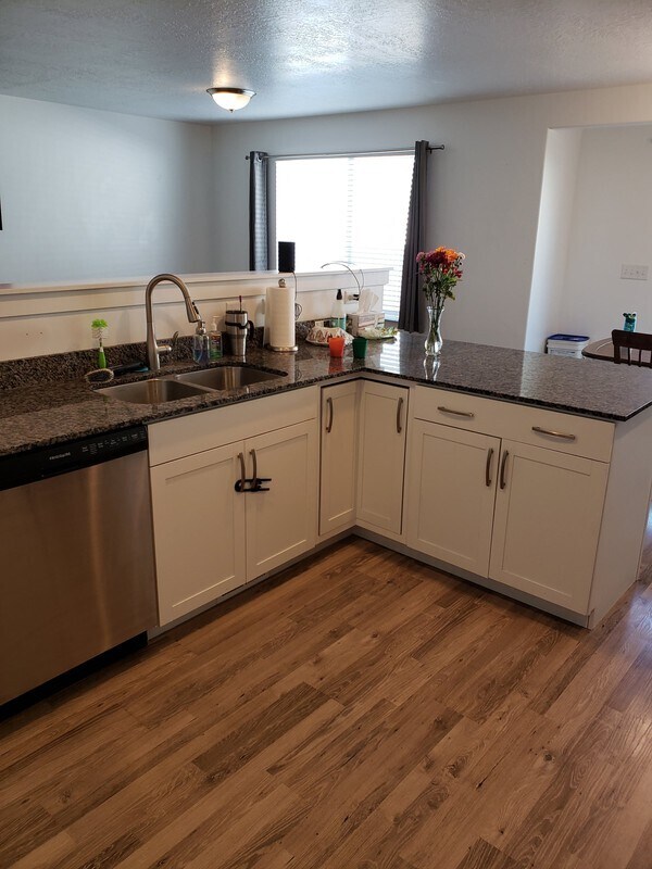 Building Photo - 463 S Fox Chase Ln