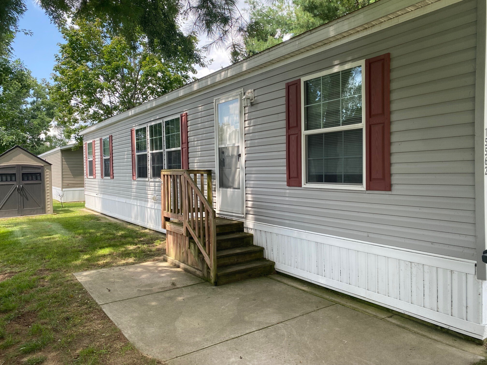 Building Photo - 15562 Pine Ridge Dr