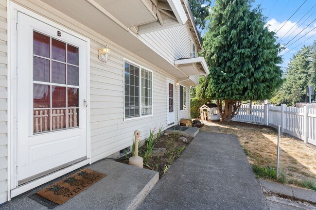 Building Photo - 1936 SE 162nd Ave