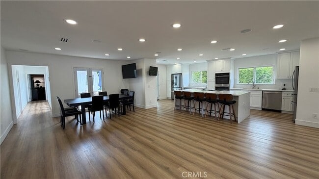 Building Photo - 5855 Shirley Ave
