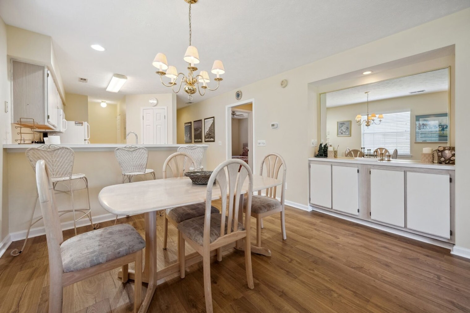 Building Photo - 80 Pinehurst Ln