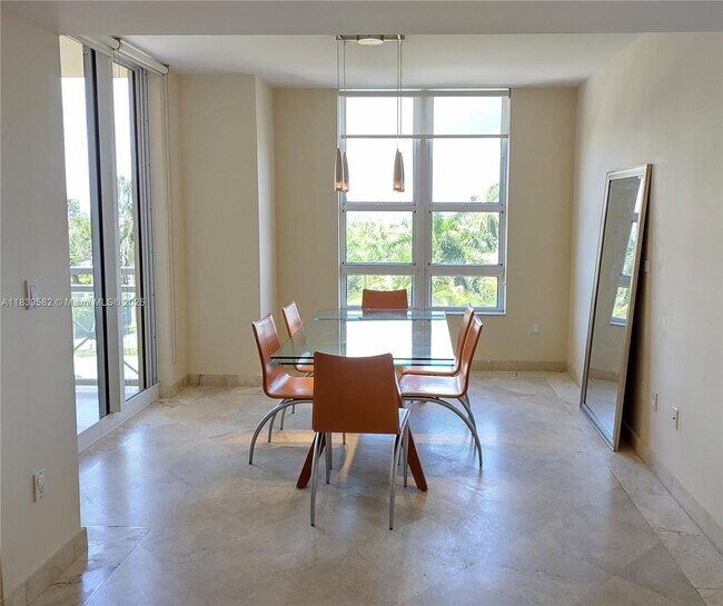 Building Photo - 445 Grand Bay Dr