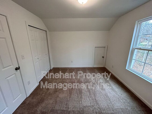 Building Photo - 1625 State Rd S-29-611